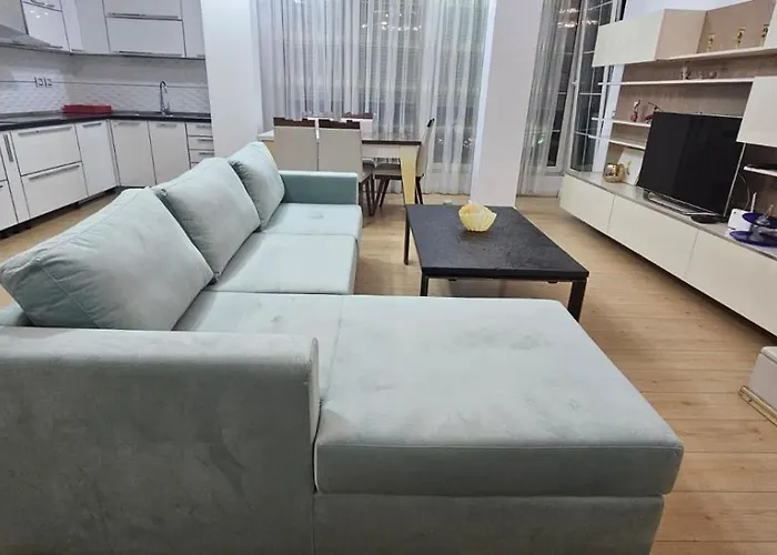 3 Bedrooms Apartment Central Location