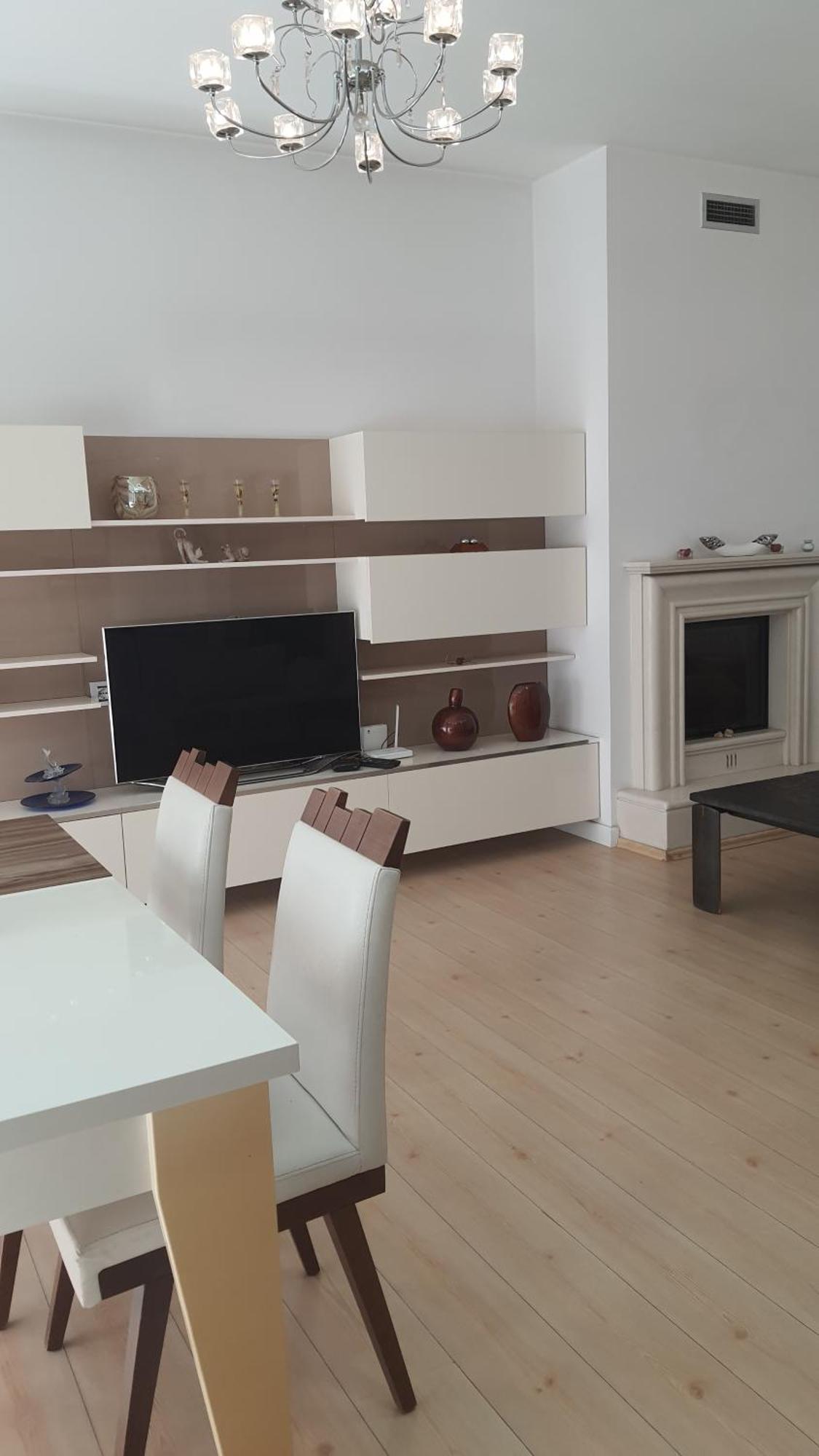 3 Bedrooms Location Appartamento