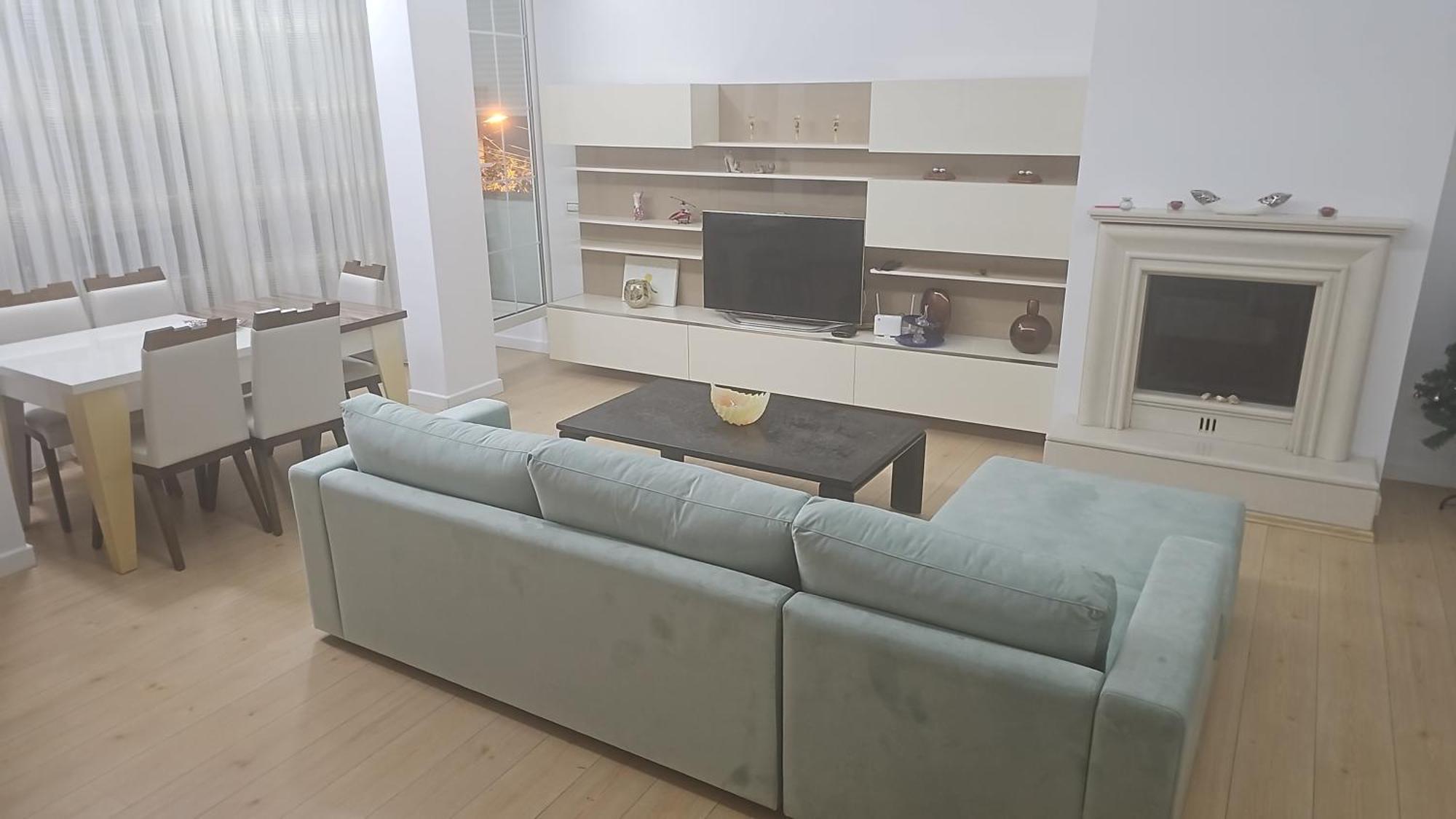 3 Bedrooms Location *