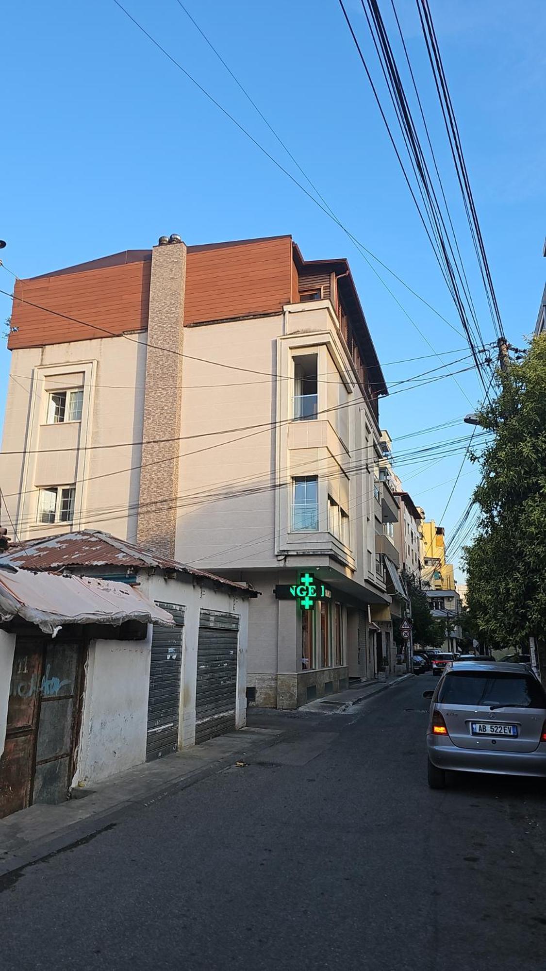 Appartamento 3 Bedrooms Location *